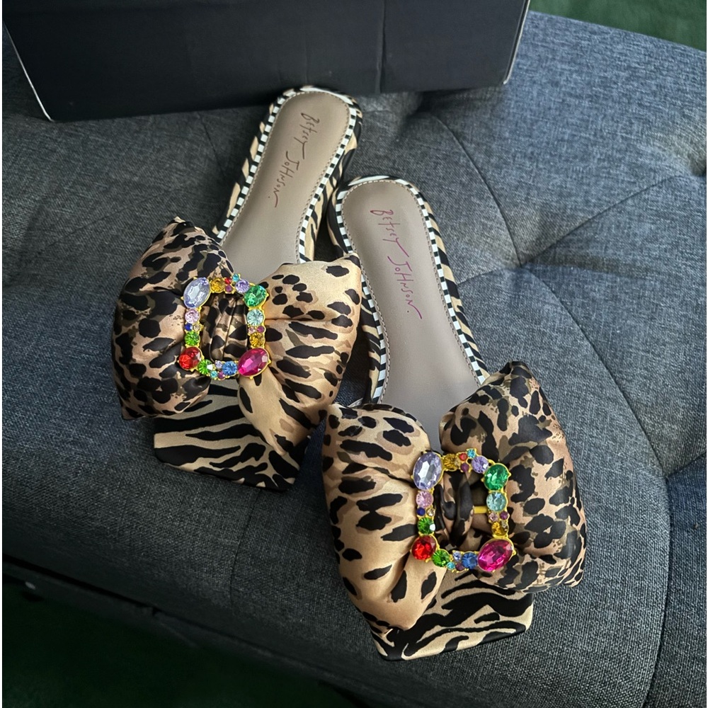 Betsy Johnson Daisy Leopard Slides🎈FINAL MARKDOWN 🎈